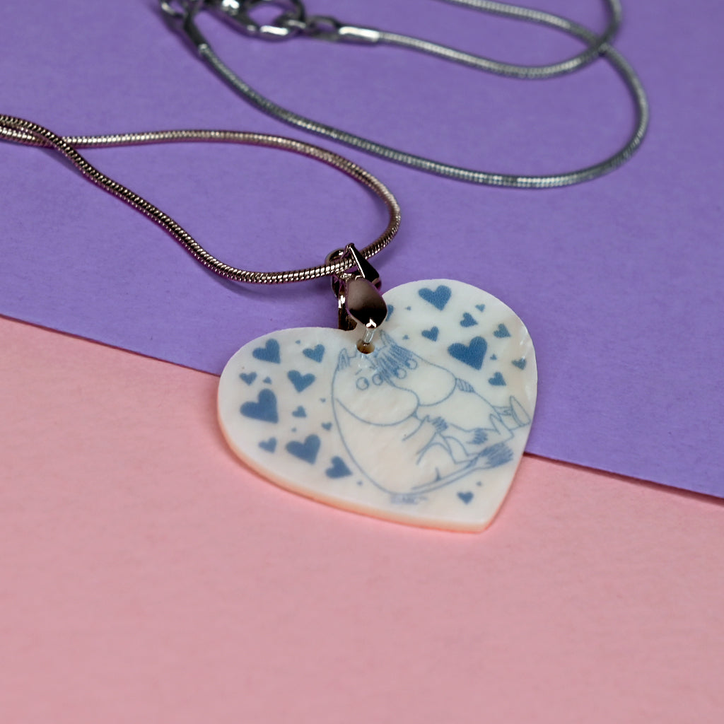 Moomin Moomintroll & Snorkmaiden Fall In Love Hearts Real Shell Pendant Necklace