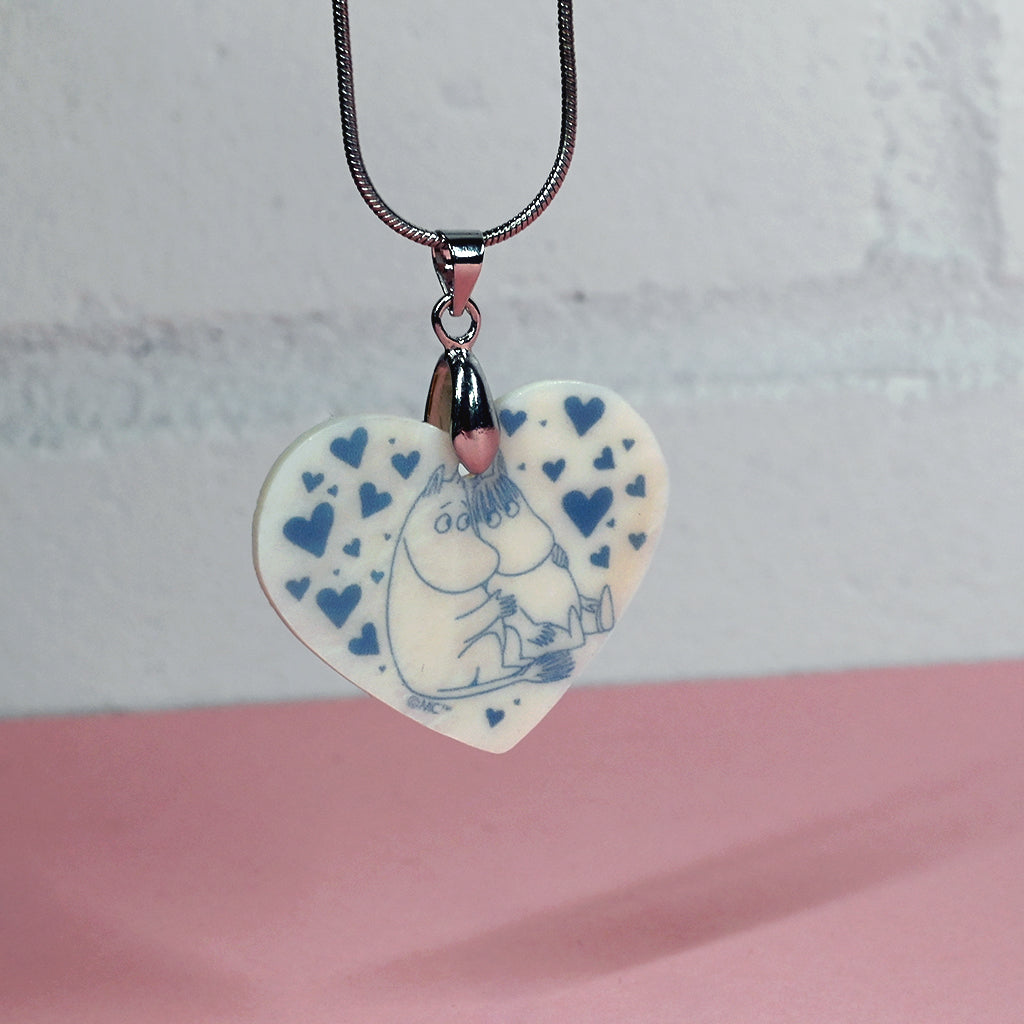 Moomin Moomintroll & Snorkmaiden Fall In Love Hearts Real Shell Pendant Necklace