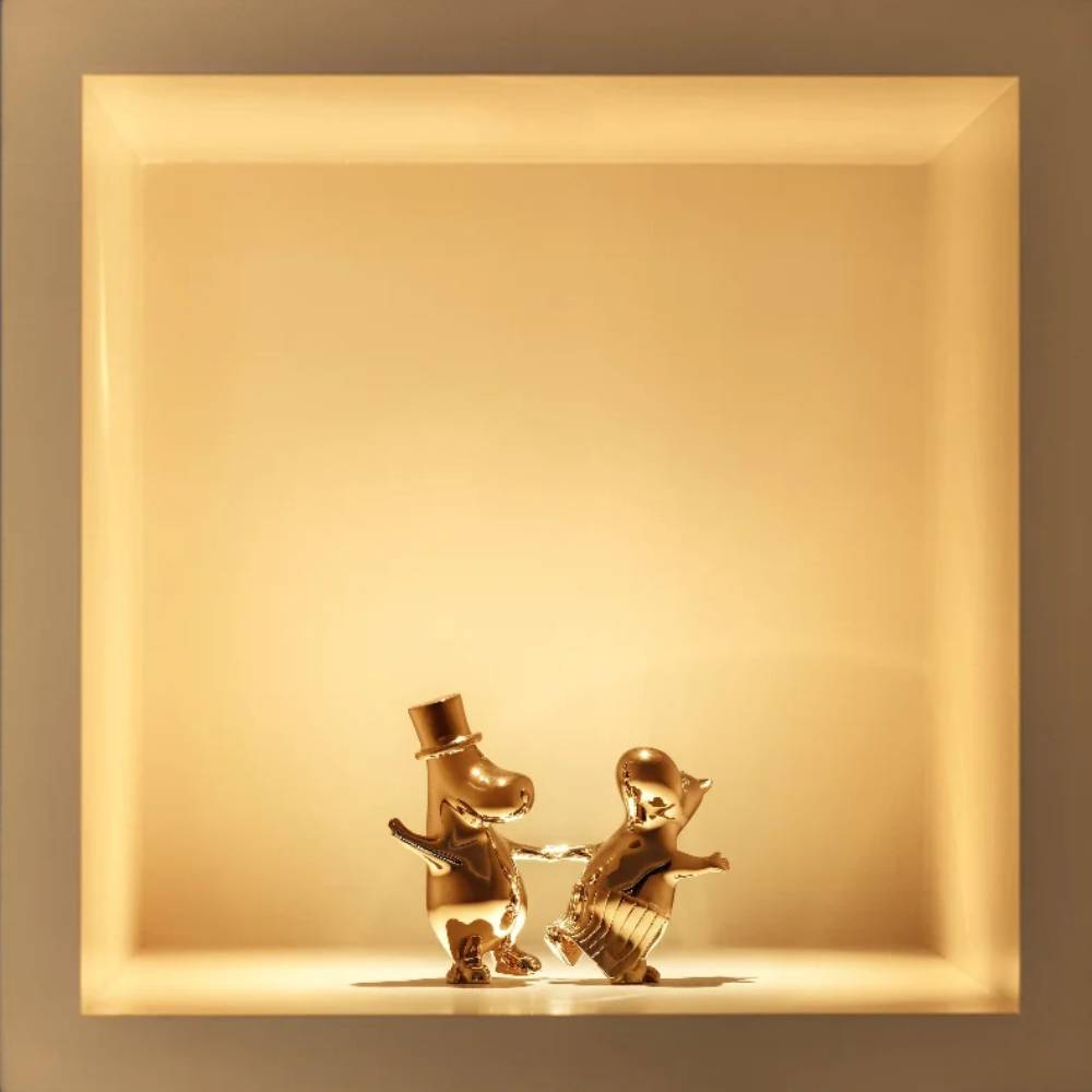 Moominmamma & Moominpappa Dancing Figurine Gold - The Official Moomin Shop
