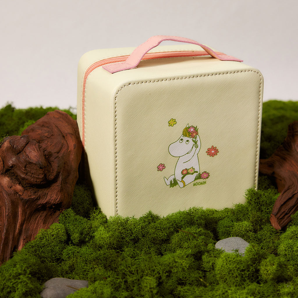 Moomin Cosmetics Bag - Seaside Daisy | Moomin Shop United States