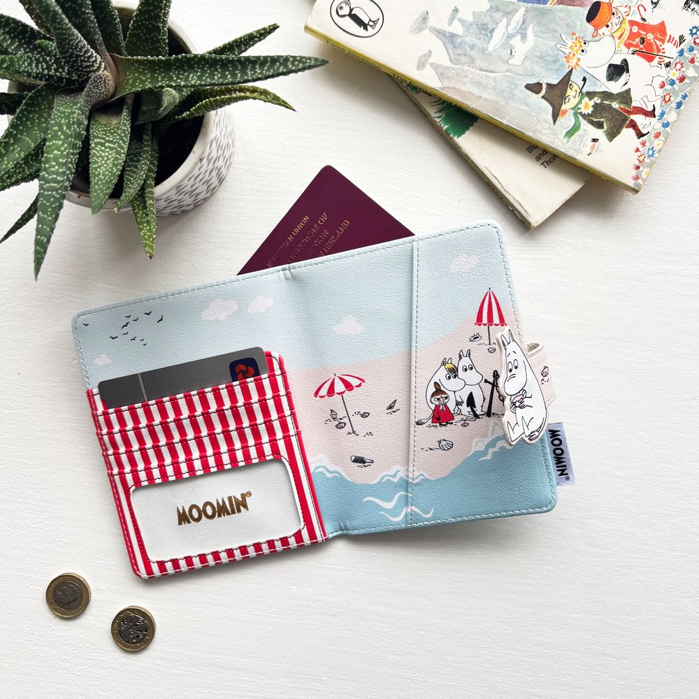 Moomin Beach Passport Holder - The Official Moomin Shop