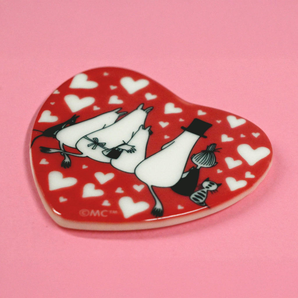 Moomin Love Hearts Around Moomin Family Heart Shaped Ceramic Fridge Magnet