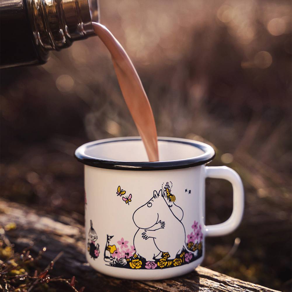 Moomin Enamel Mug Hug 8.5 oz - Muurla | Moomin Shop United States