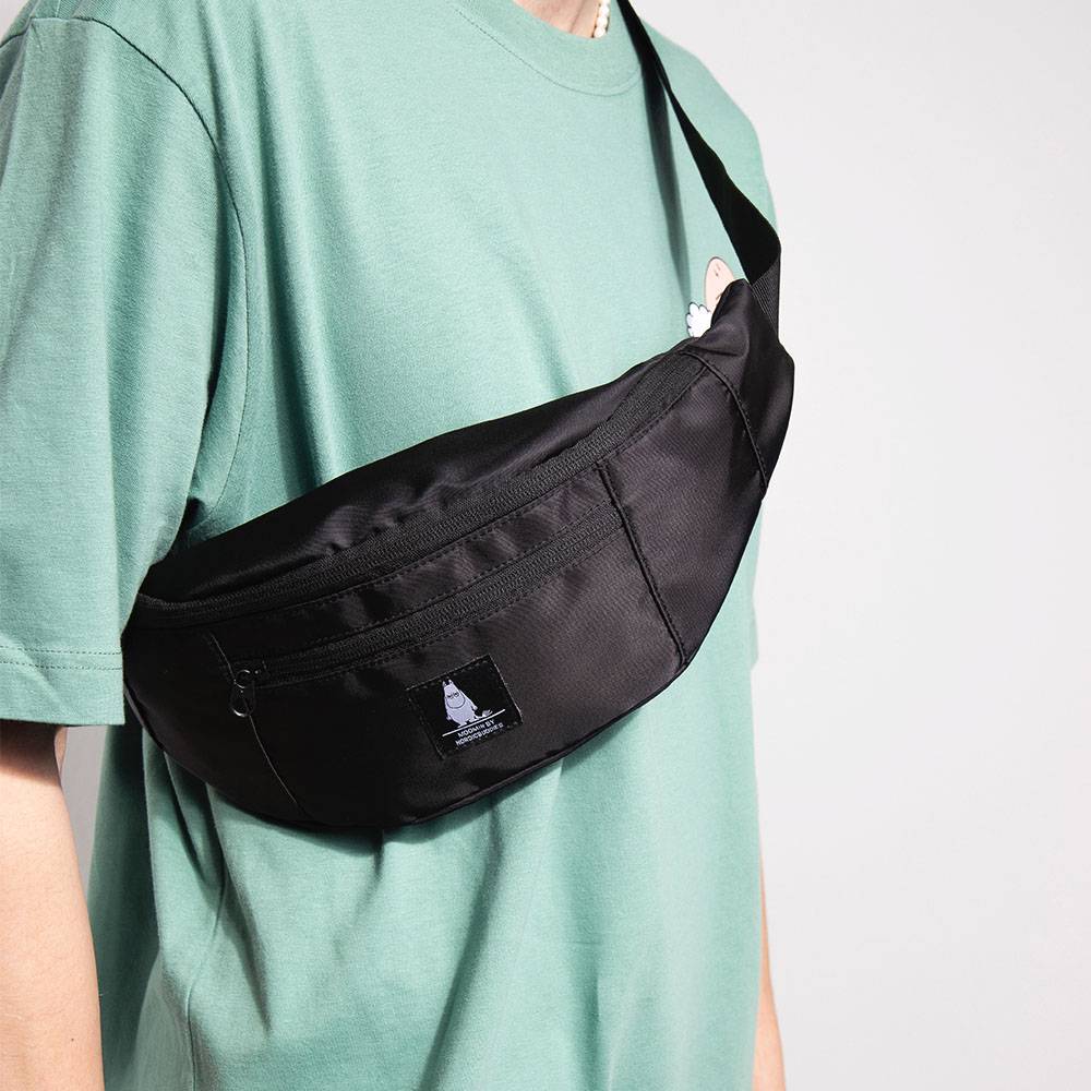 Moomintroll Waist Bag Black - Nordicbuddies | Moomin Shop US